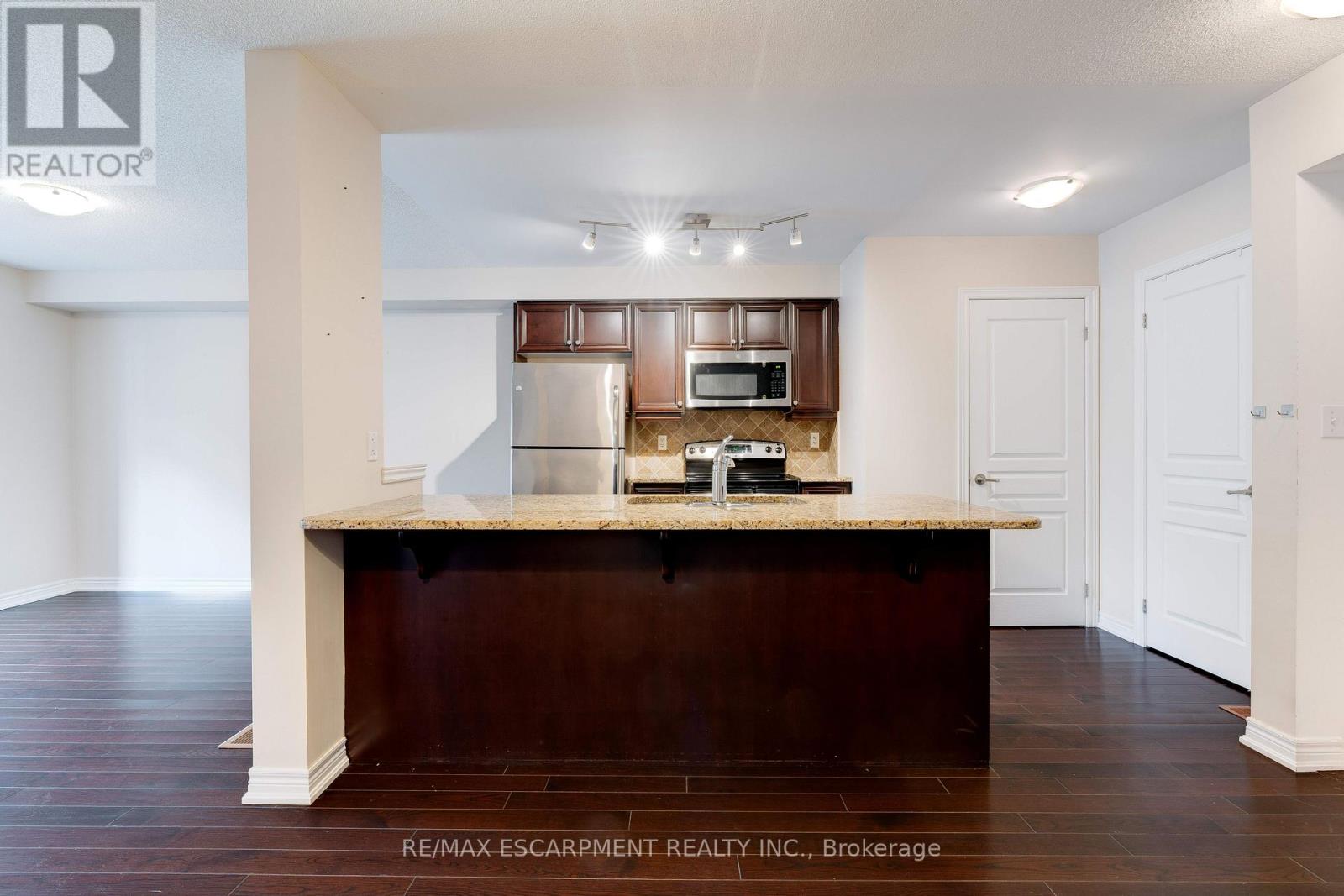 10 - 362 Plains Road E, Burlington, Ontario  L7T 0A4 - Photo 11 - W12575386