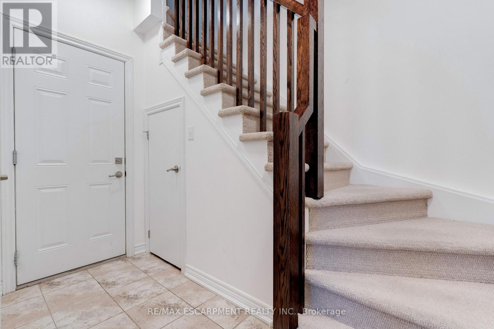 10 - 362 Plains Road E, Burlington, Ontario  L7T 0A4 - Photo 6 - W12575386