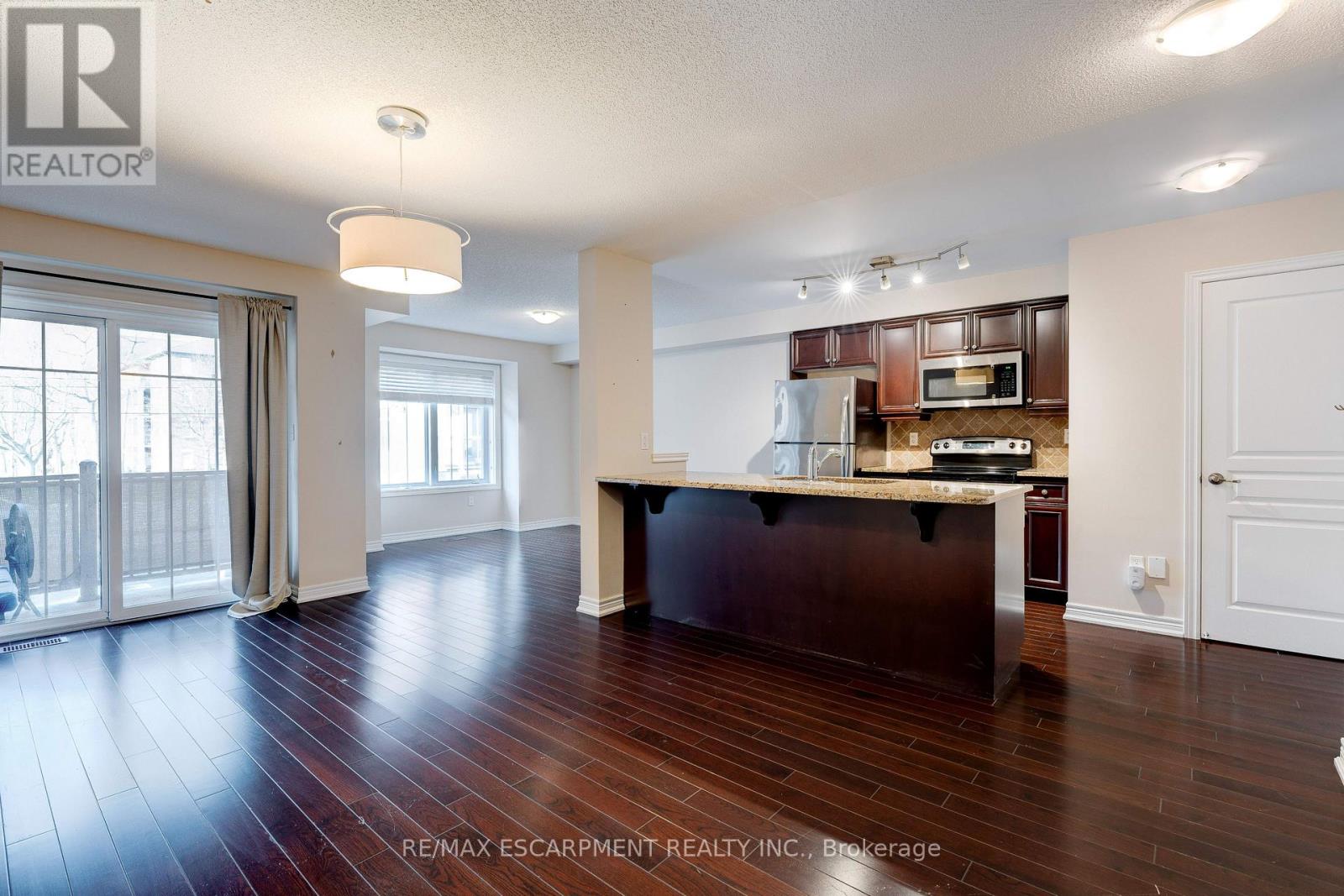 10 - 362 Plains Road E, Burlington, Ontario  L7T 0A4 - Photo 8 - W12575386