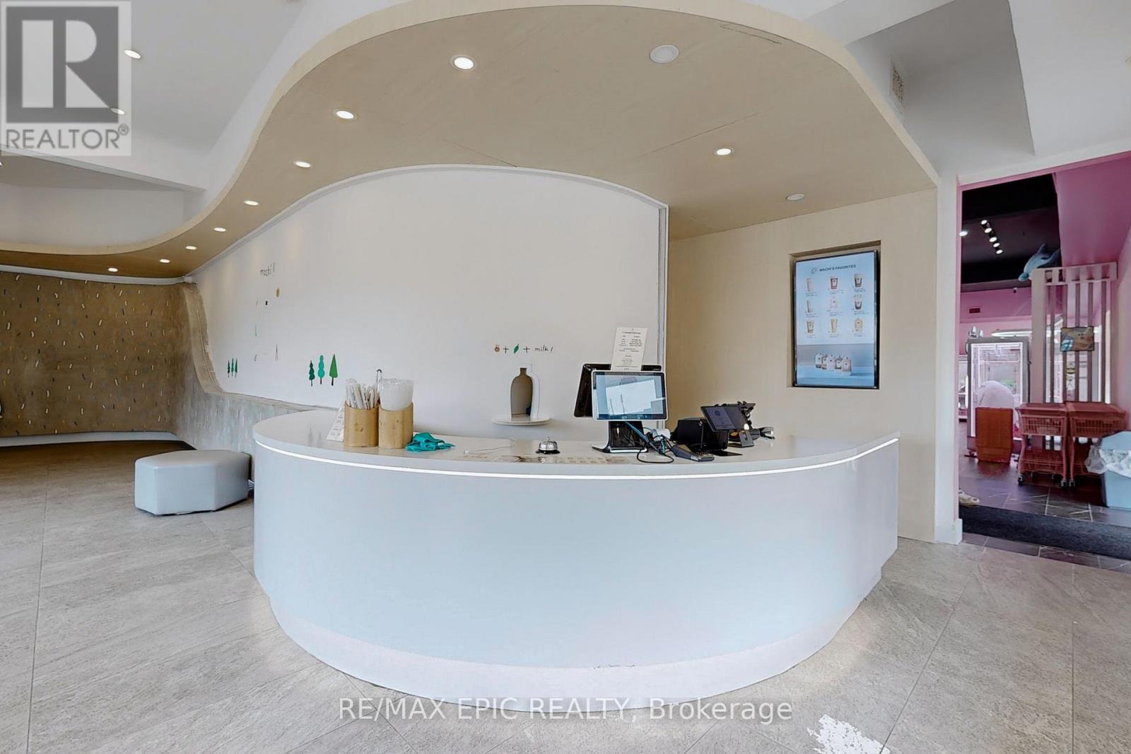 1b - 140 University Avenue W, Waterloo, Ontario  N2L 6J3 - Photo 4 - X12575394