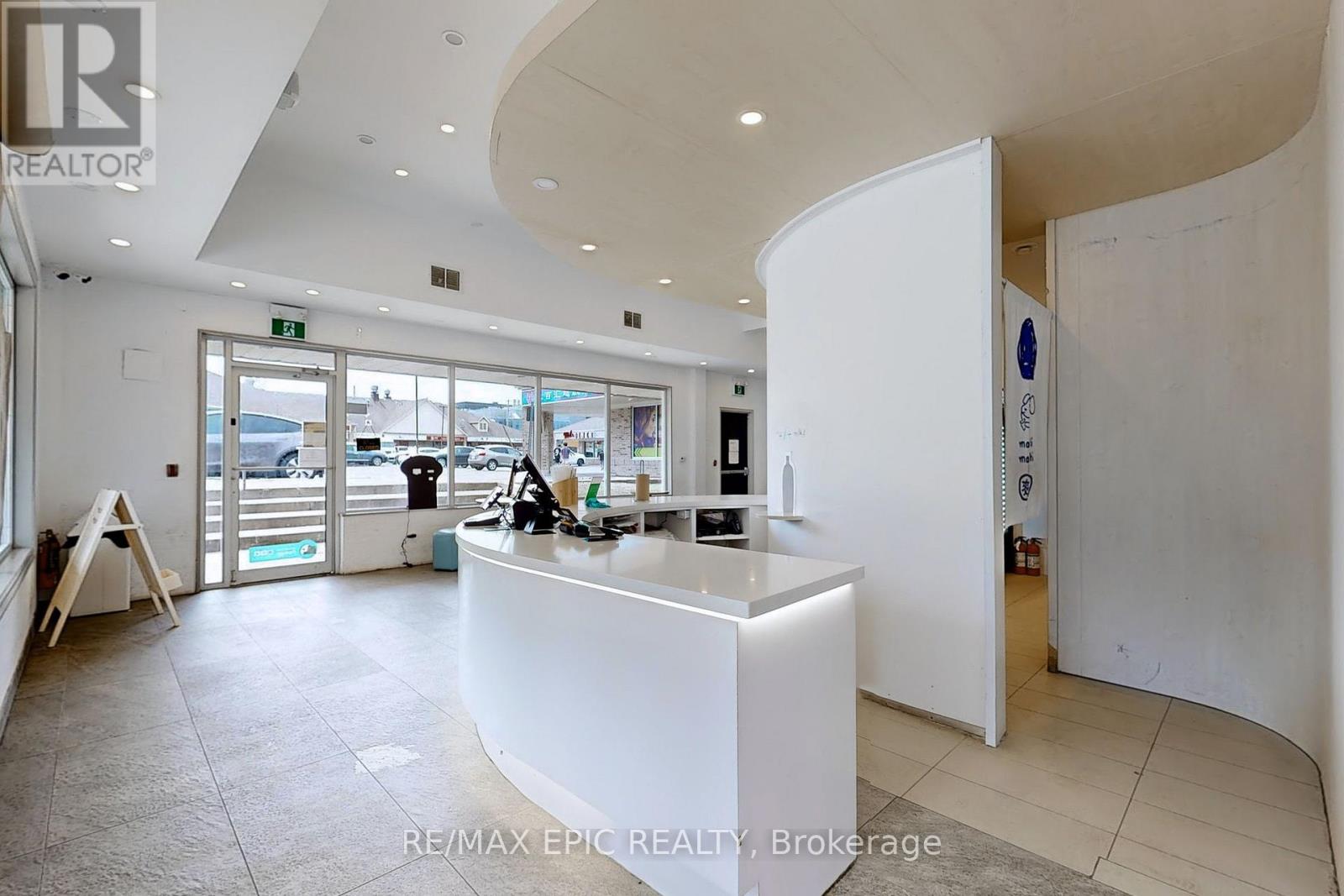 1b - 140 University Avenue W, Waterloo, Ontario  N2L 6J3 - Photo 5 - X12575394