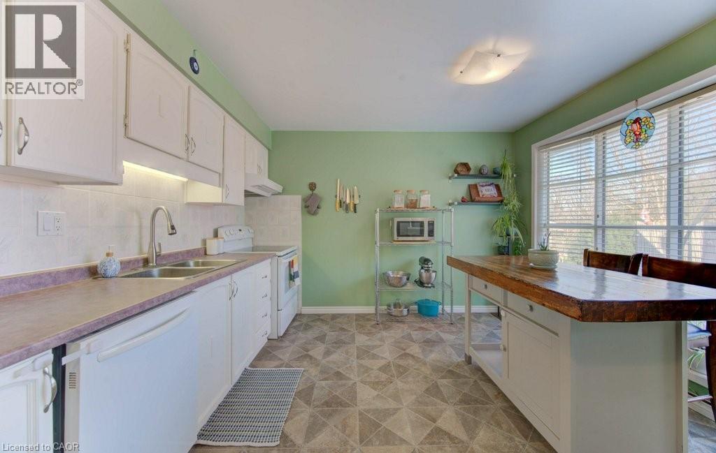 76 Devonglen Drive, Kitchener, Ontario N2E 2C5 - Photo 11 - 40789724