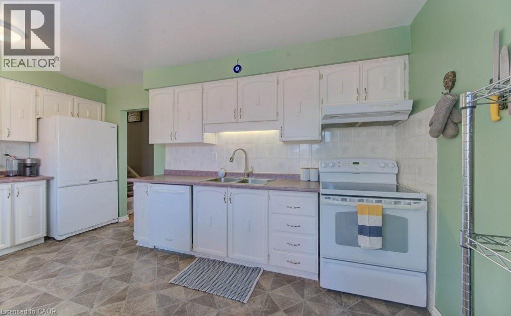 76 Devonglen Drive, Kitchener, Ontario N2E 2C5 - Photo 13 - 40789724