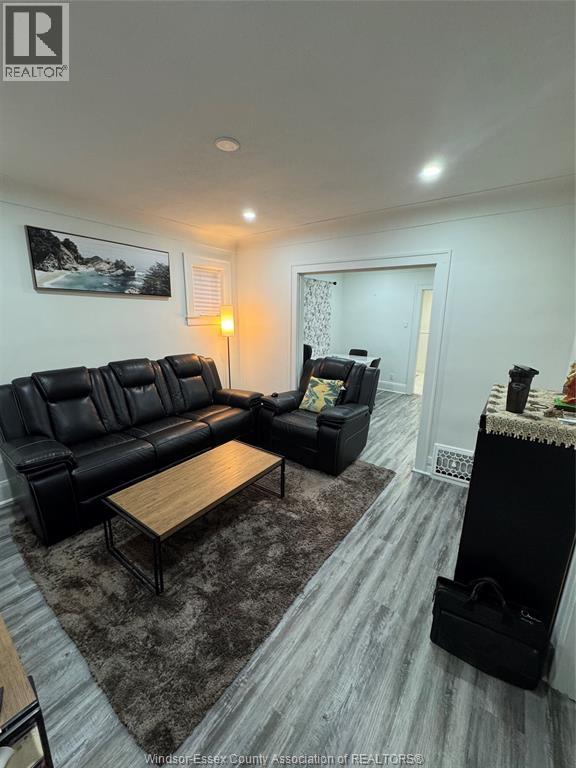 1159 Highland Unit# Upper, Windsor, Ontario N9A 1R6 - Photo 6 - 25030569