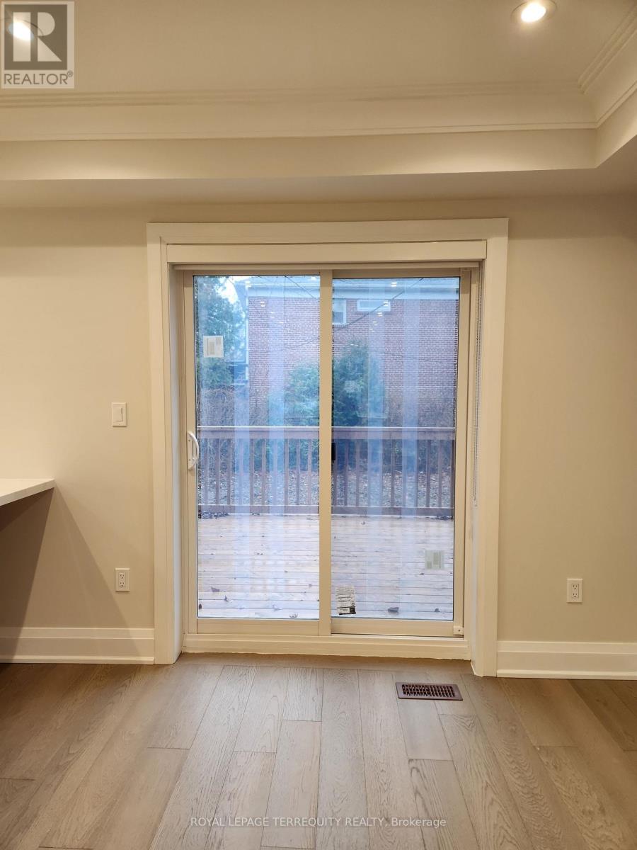 341 Lawrence Avenue W, Toronto, Ontario  M5M 1B6 - Photo 9 - C12575472