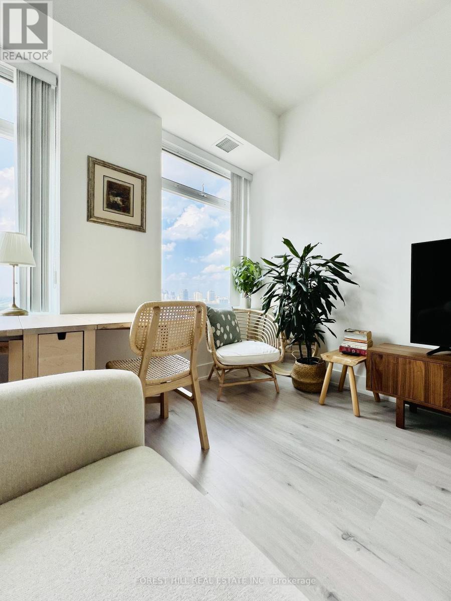 1627 - 111 St Clair Avenue W, Toronto, Ontario  M4V 1N5 - Photo 4 - C12575486