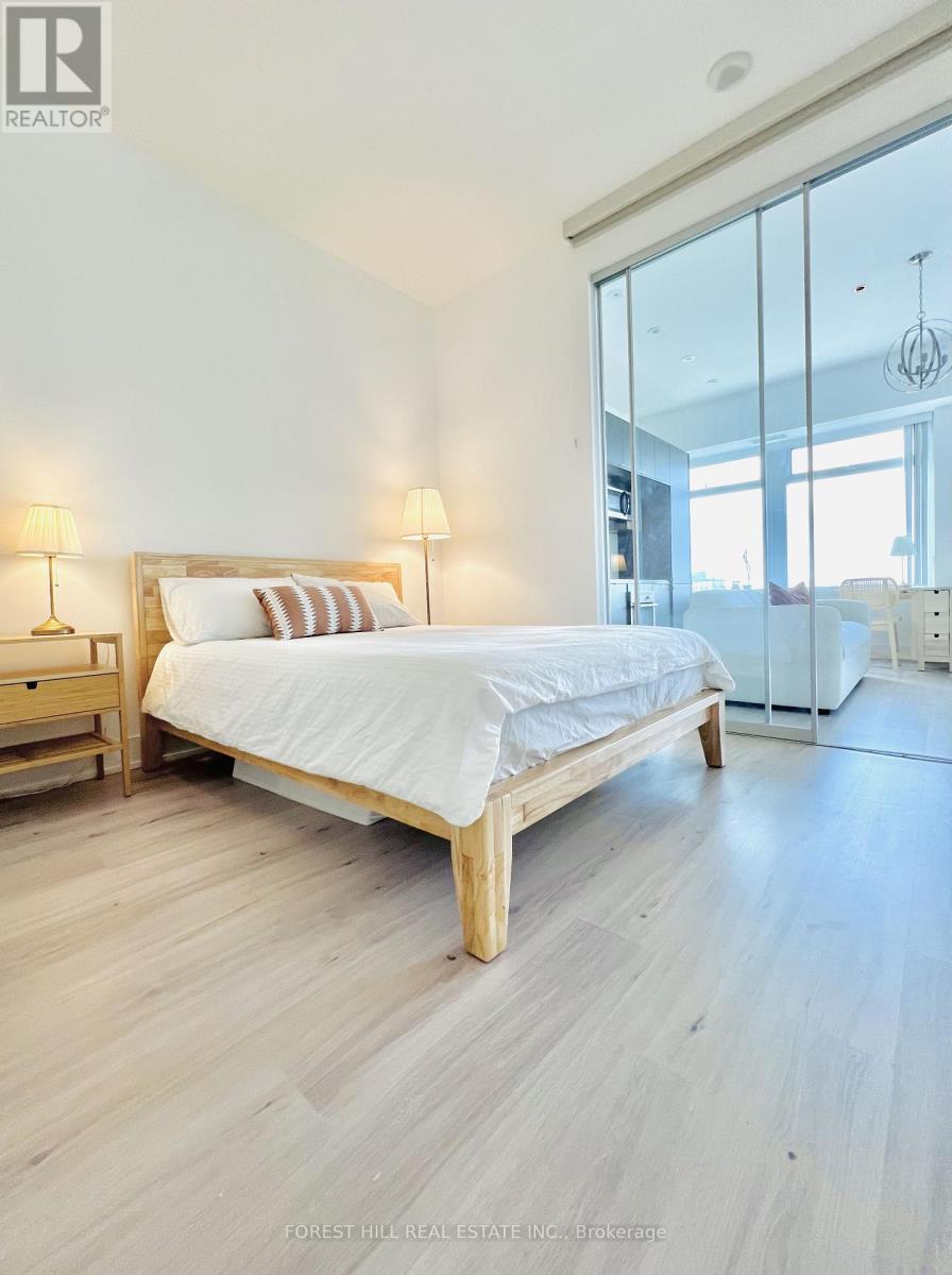 1627 - 111 St Clair Avenue W, Toronto, Ontario  M4V 1N5 - Photo 6 - C12575486