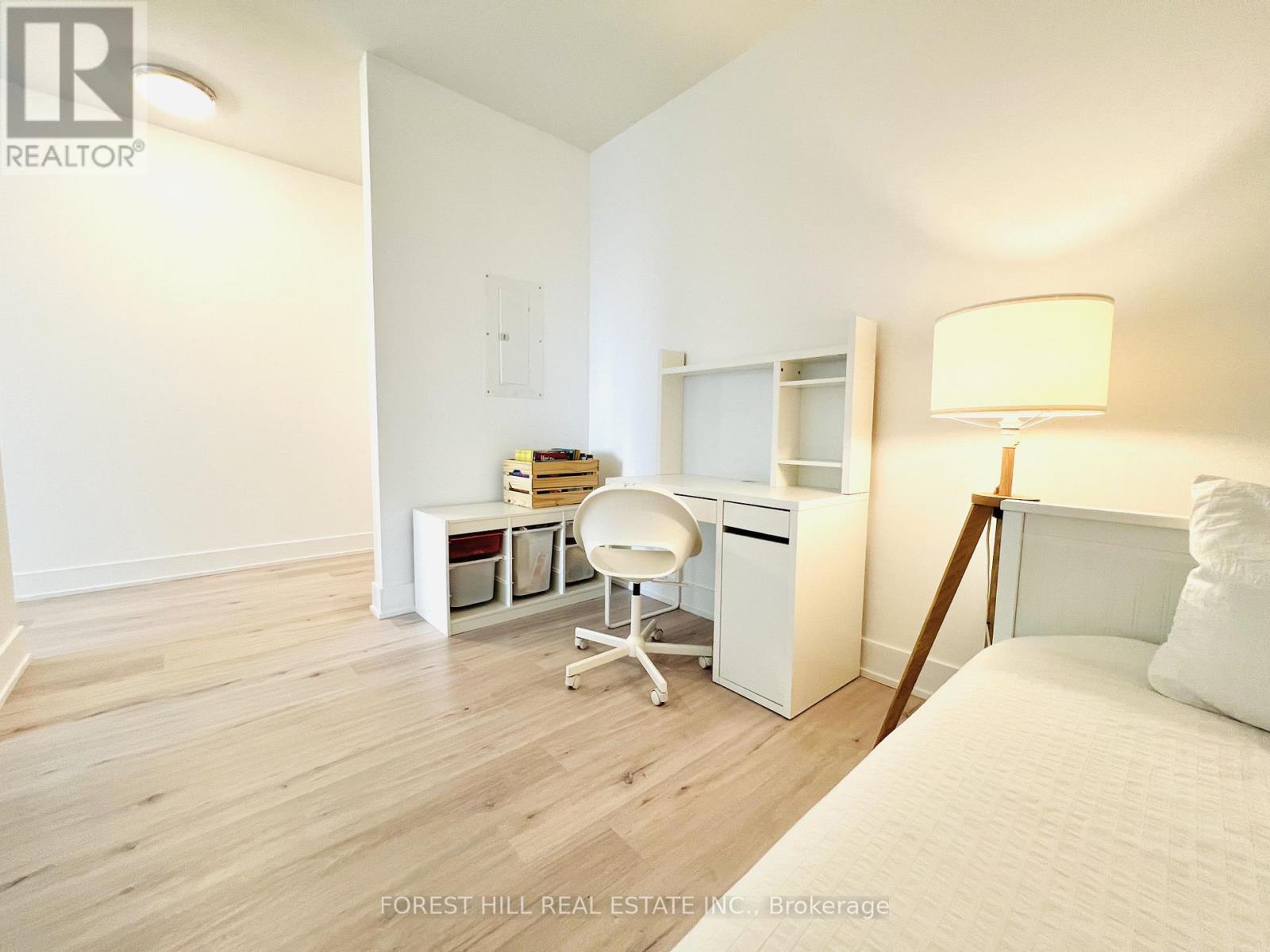 1627 - 111 St Clair Avenue W, Toronto, Ontario  M4V 1N5 - Photo 9 - C12575486