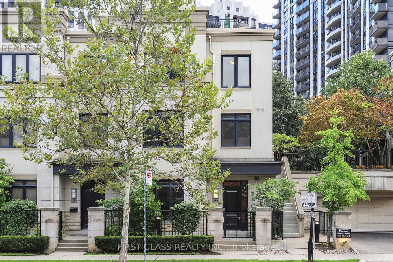 Th 28 - 9 Oakburn Crescent, Toronto, Ontario  M2N 2T5 - Photo 2 - C12575530