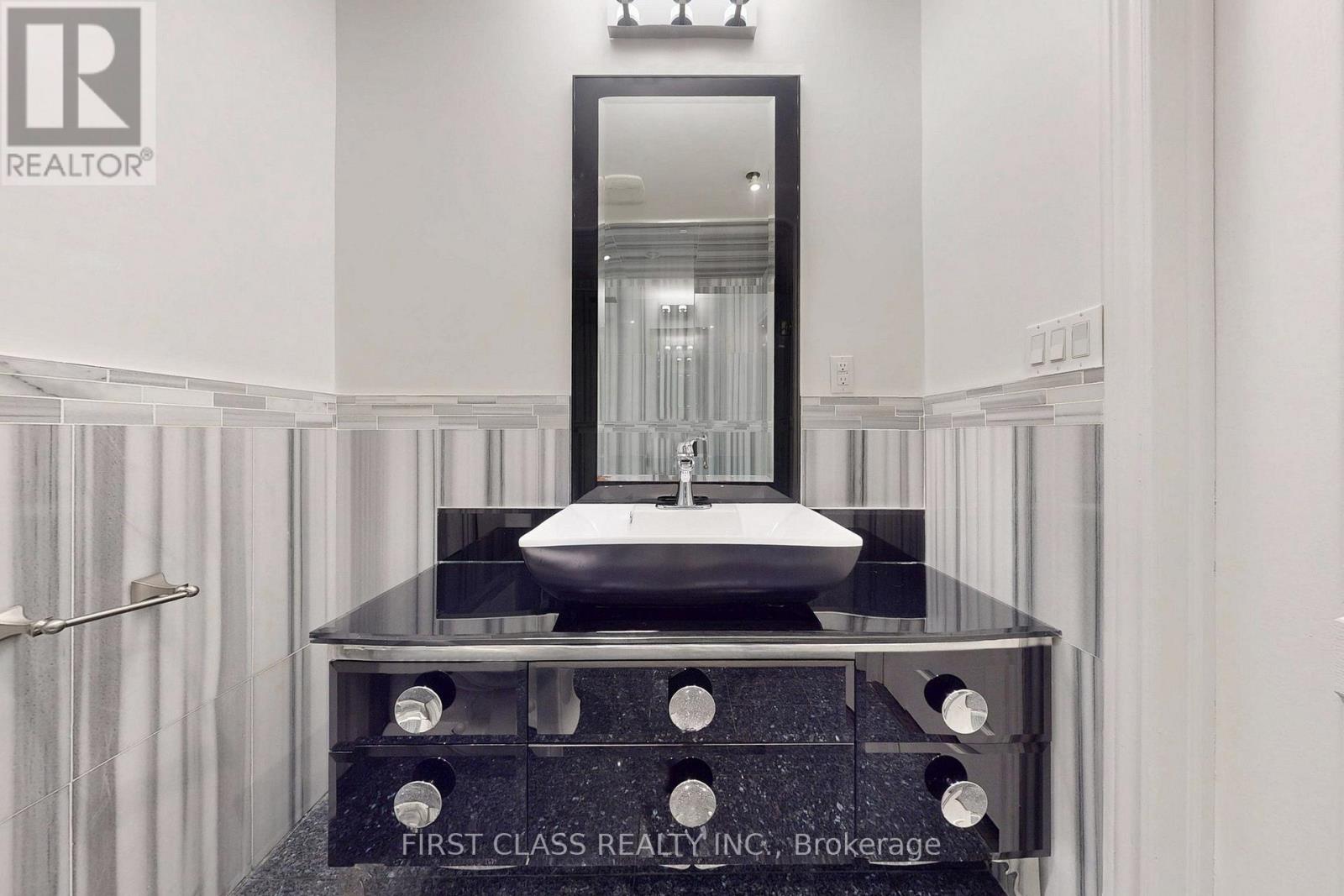 Th 28 - 9 Oakburn Crescent, Toronto, Ontario  M2N 2T5 - Photo 34 - C12575530