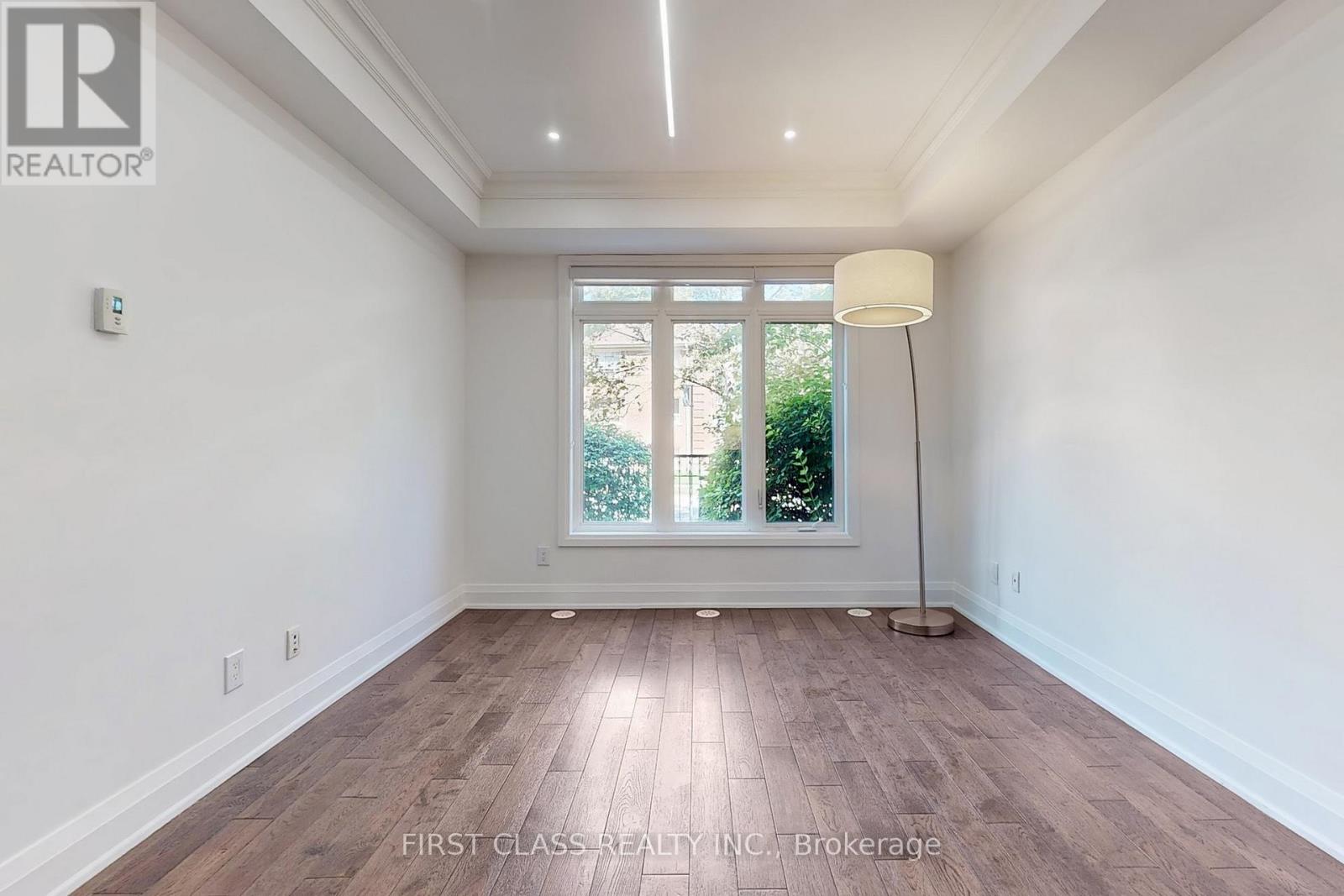 Th 28 - 9 Oakburn Crescent, Toronto, Ontario  M2N 2T5 - Photo 6 - C12575530