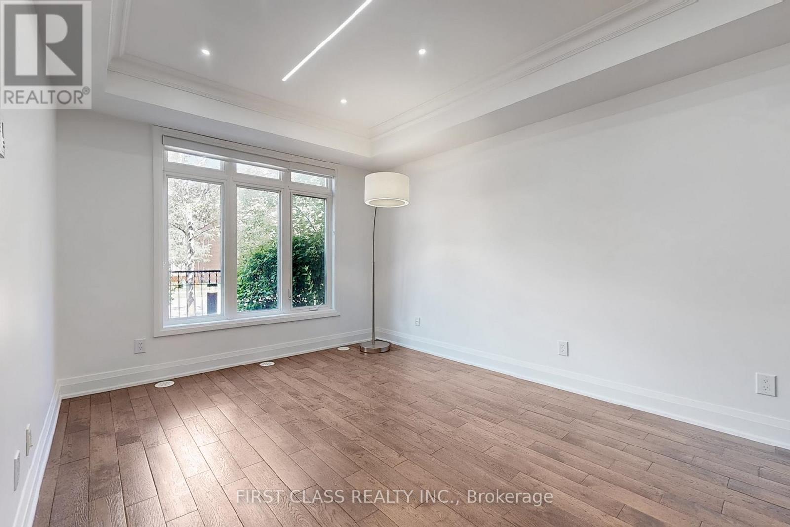 Th 28 - 9 Oakburn Crescent, Toronto, Ontario  M2N 2T5 - Photo 7 - C12575530