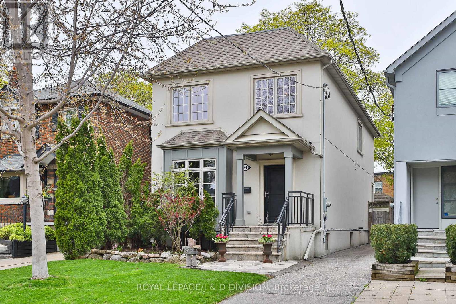 84 DONEGALL DRIVE, Toronto, Ontario