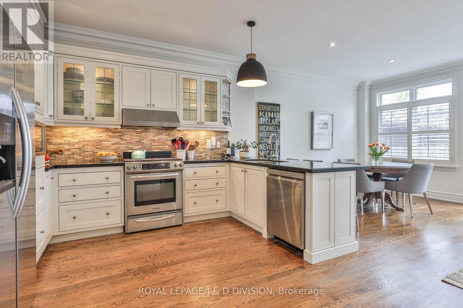 84 Donegall Drive, Toronto, Ontario  M4G 3G8 - Photo 10 - C12575570