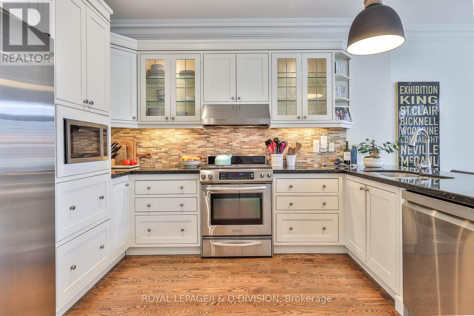 84 Donegall Drive, Toronto, Ontario  M4G 3G8 - Photo 13 - C12575570