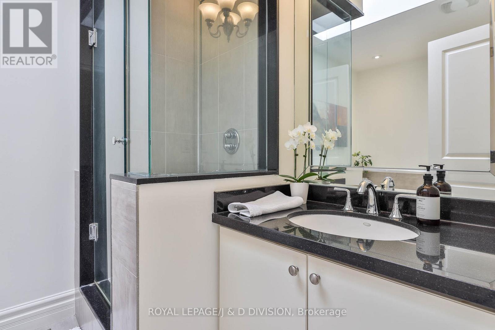 84 Donegall Drive, Toronto, Ontario  M4G 3G8 - Photo 24 - C12575570