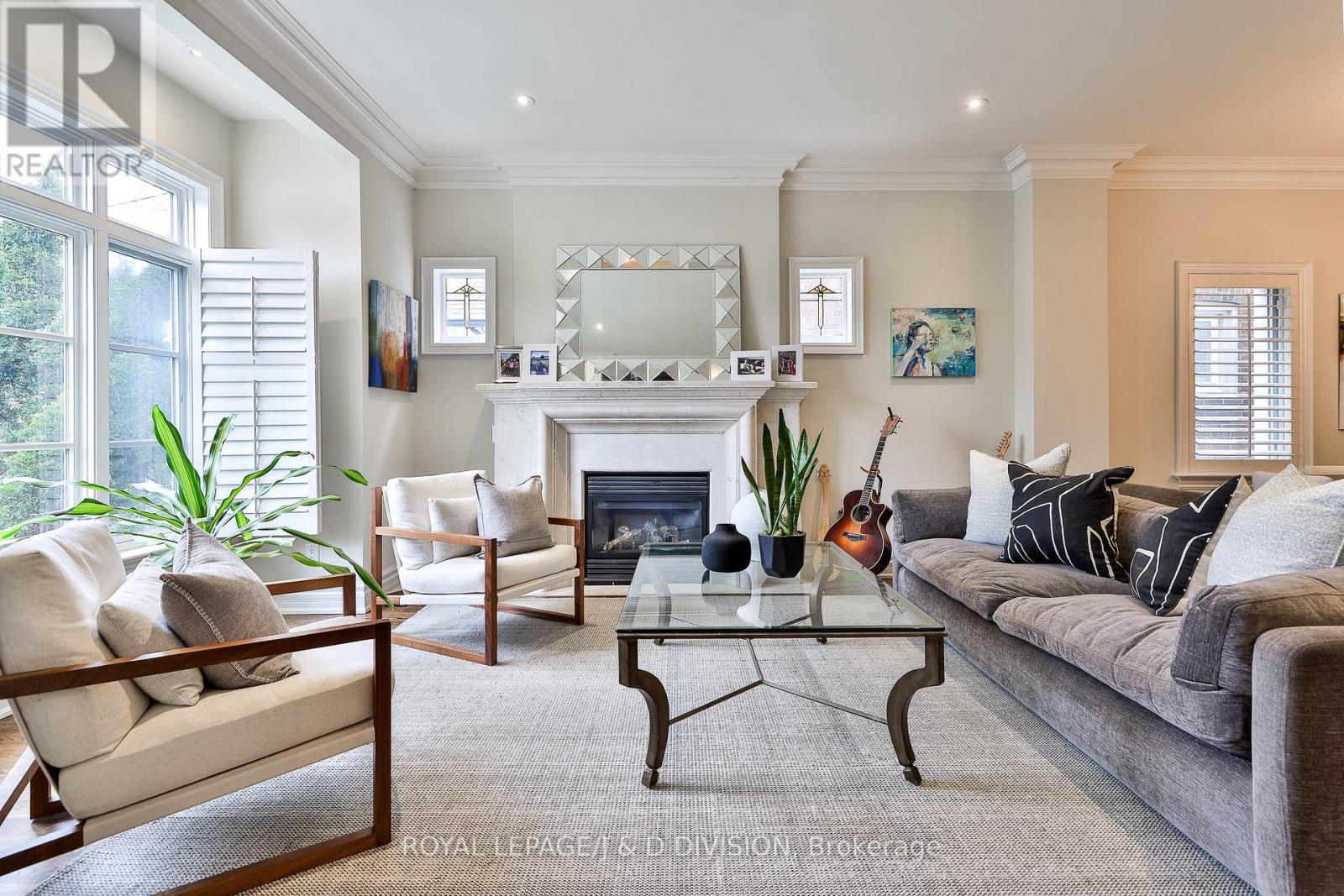 84 Donegall Drive, Toronto, Ontario  M4G 3G8 - Photo 3 - C12575570