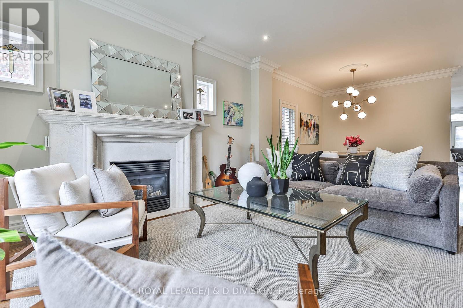 84 Donegall Drive, Toronto, Ontario  M4G 3G8 - Photo 4 - C12575570