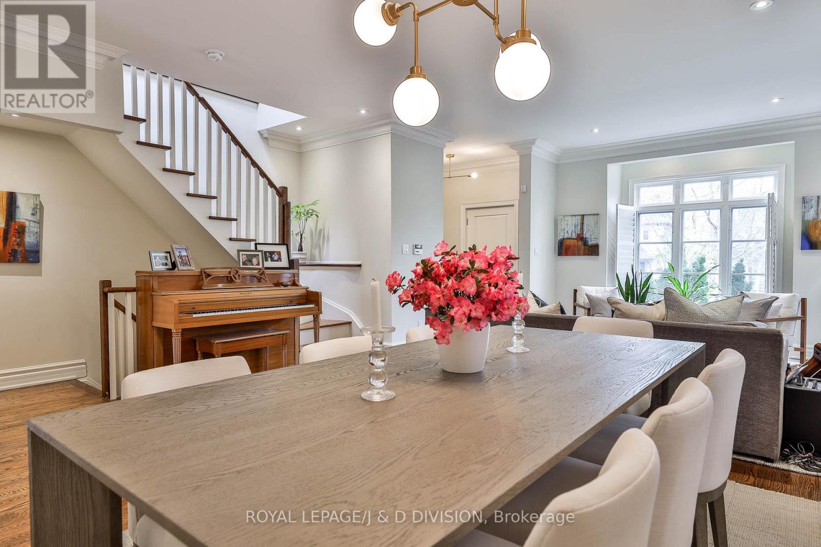 84 Donegall Drive, Toronto, Ontario  M4G 3G8 - Photo 7 - C12575570