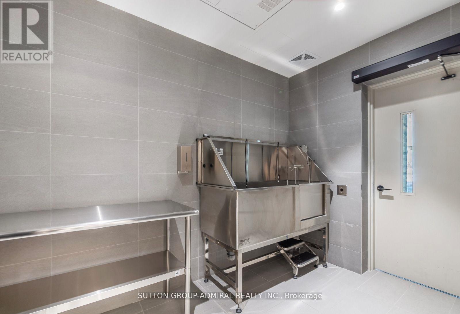 1605 (Furnished) - 10 Inn On The Park Drive, Toronto, Ontario  M3C 0P9 - Photo 29 - C12575622