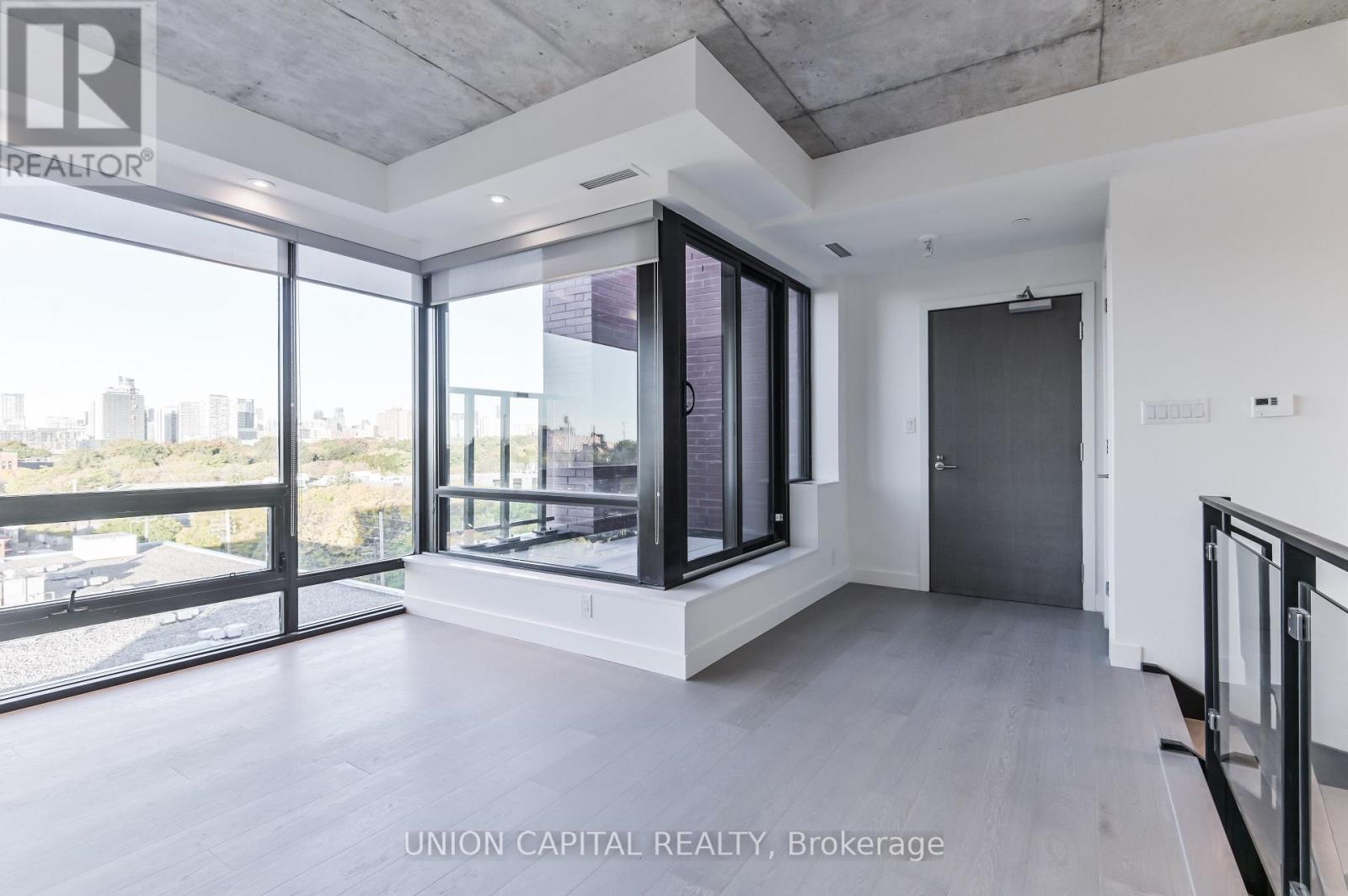 Ph708 - 246 Logan Avenue, Toronto, Ontario  M4M 0E9 - Photo 2 - E12575404