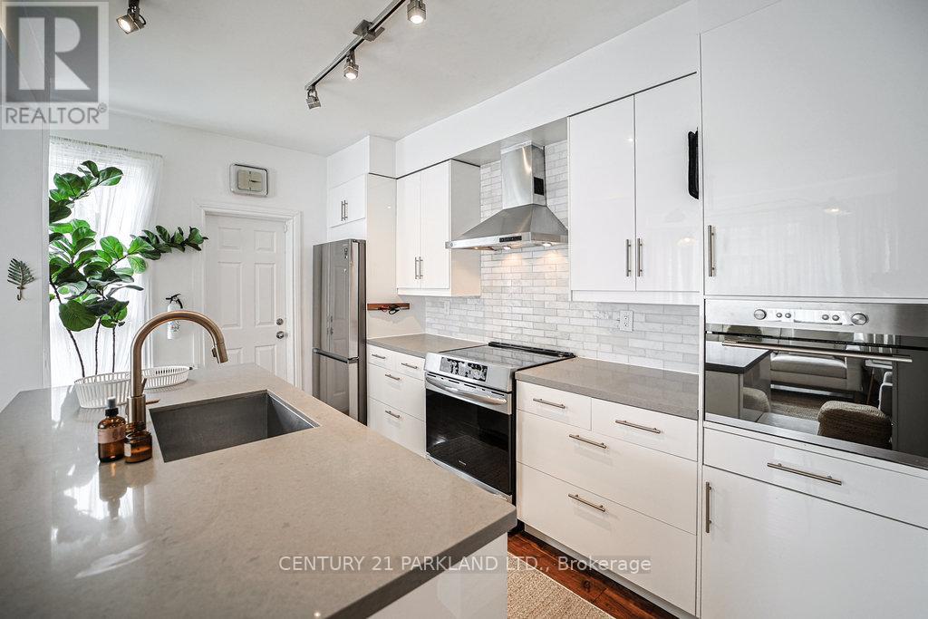 120 Curzon Street, Toronto, Ontario  M4M 3B5 - Photo 14 - E12575514