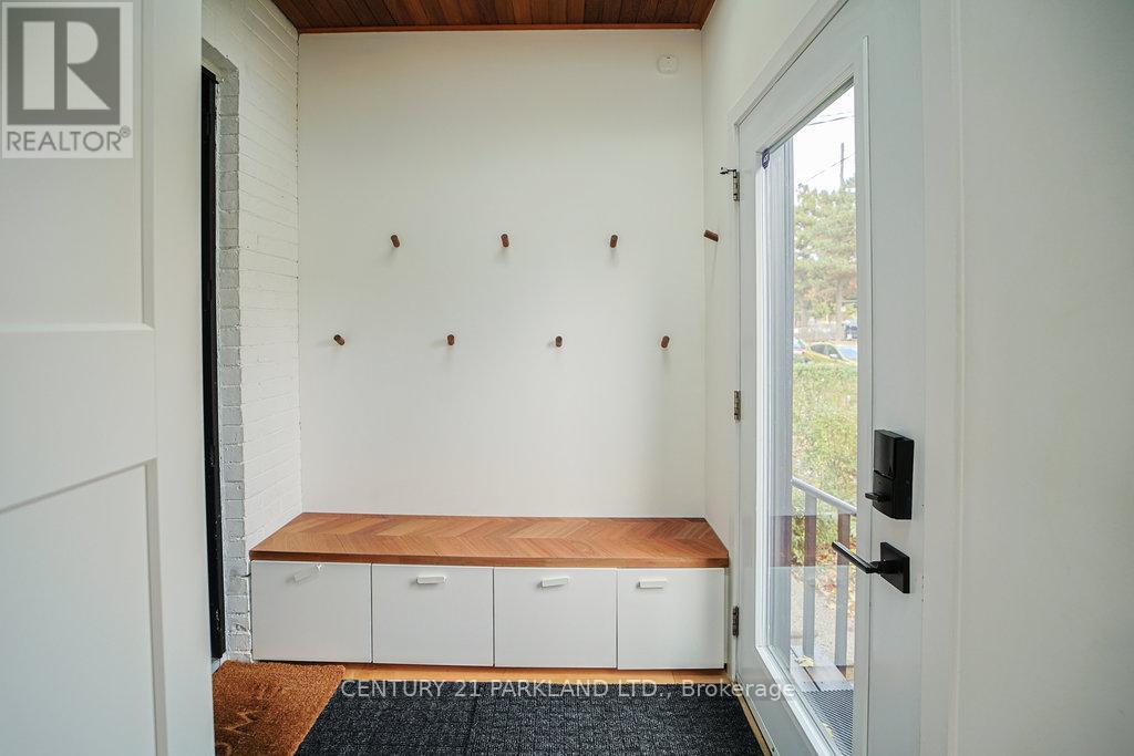 120 Curzon Street, Toronto, Ontario  M4M 3B5 - Photo 5 - E12575514