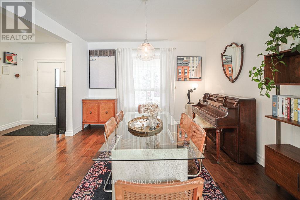 120 Curzon Street, Toronto, Ontario  M4M 3B5 - Photo 6 - E12575514