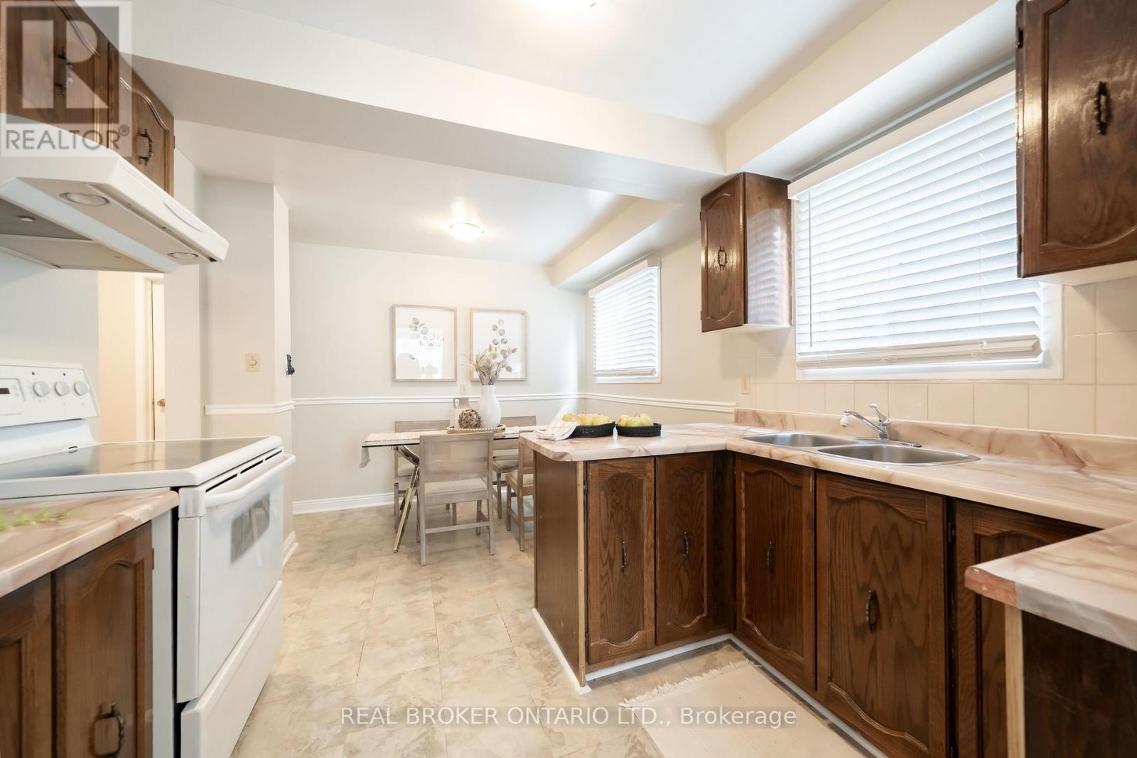 11 Blue Lagoon Court, Toronto, Ontario  M1J 3M3 - Photo 12 - E12575580