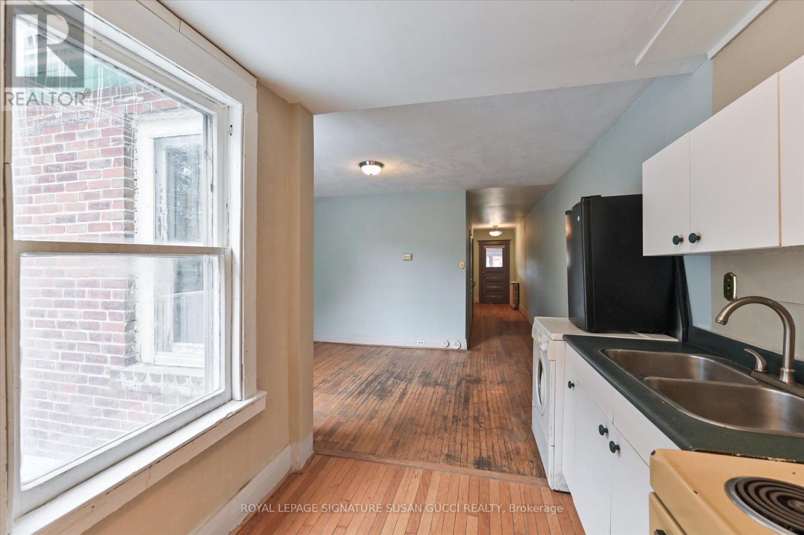 9 Everett Crescent, Toronto, Ontario  M4C 4P3 - Photo 12 - E12575582