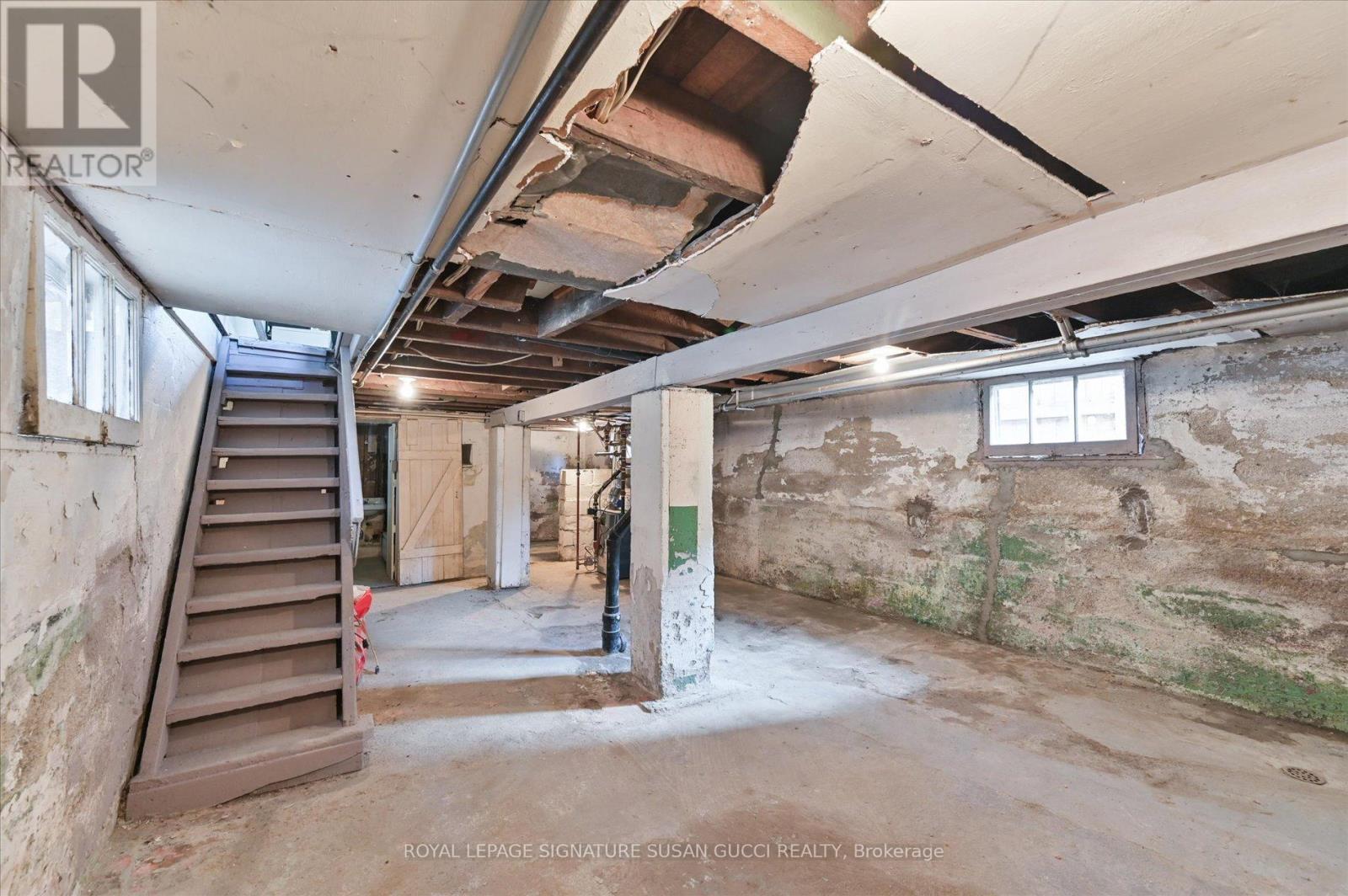 9 Everett Crescent, Toronto, Ontario  M4C 4P3 - Photo 17 - E12575582