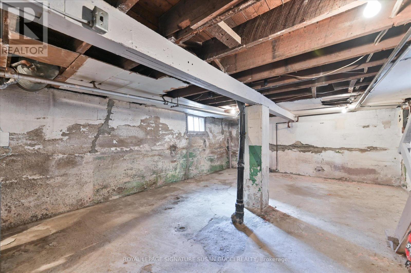 9 Everett Crescent, Toronto, Ontario  M4C 4P3 - Photo 18 - E12575582