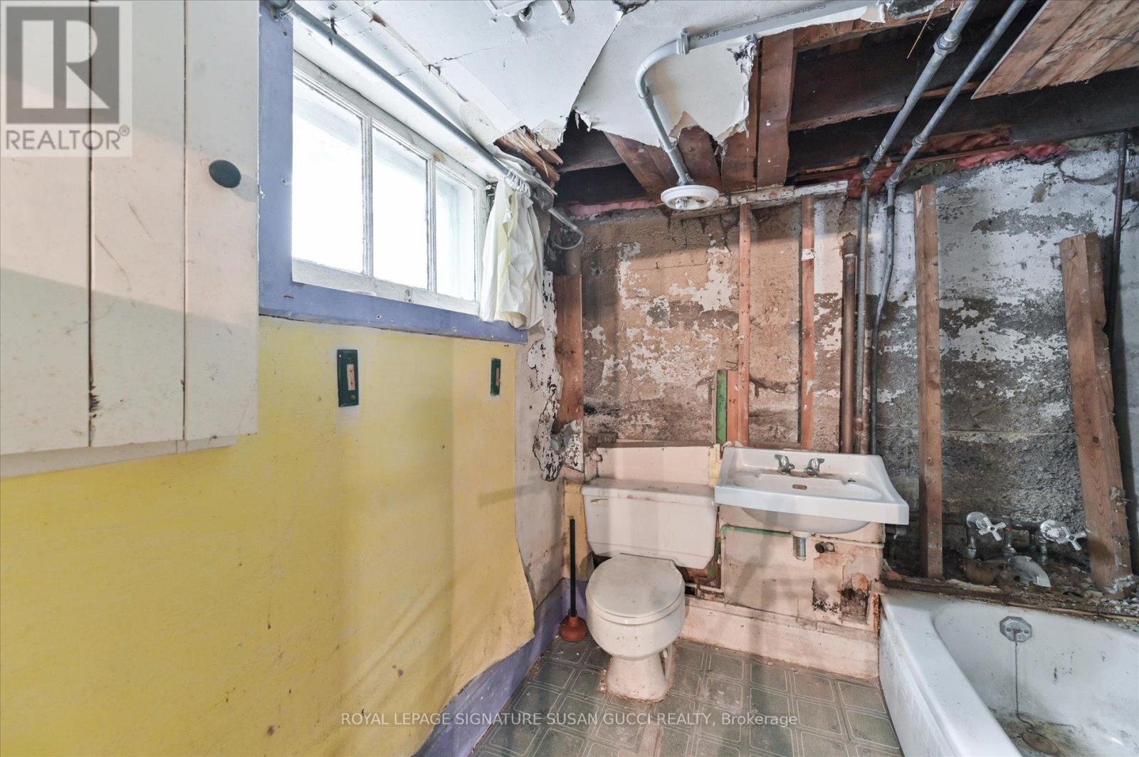 9 Everett Crescent, Toronto, Ontario  M4C 4P3 - Photo 20 - E12575582