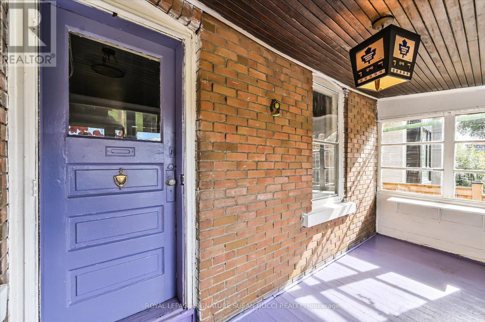 9 Everett Crescent, Toronto, Ontario  M4C 4P3 - Photo 3 - E12575582