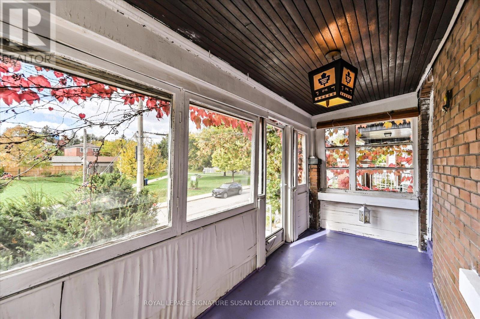 9 Everett Crescent, Toronto, Ontario  M4C 4P3 - Photo 4 - E12575582