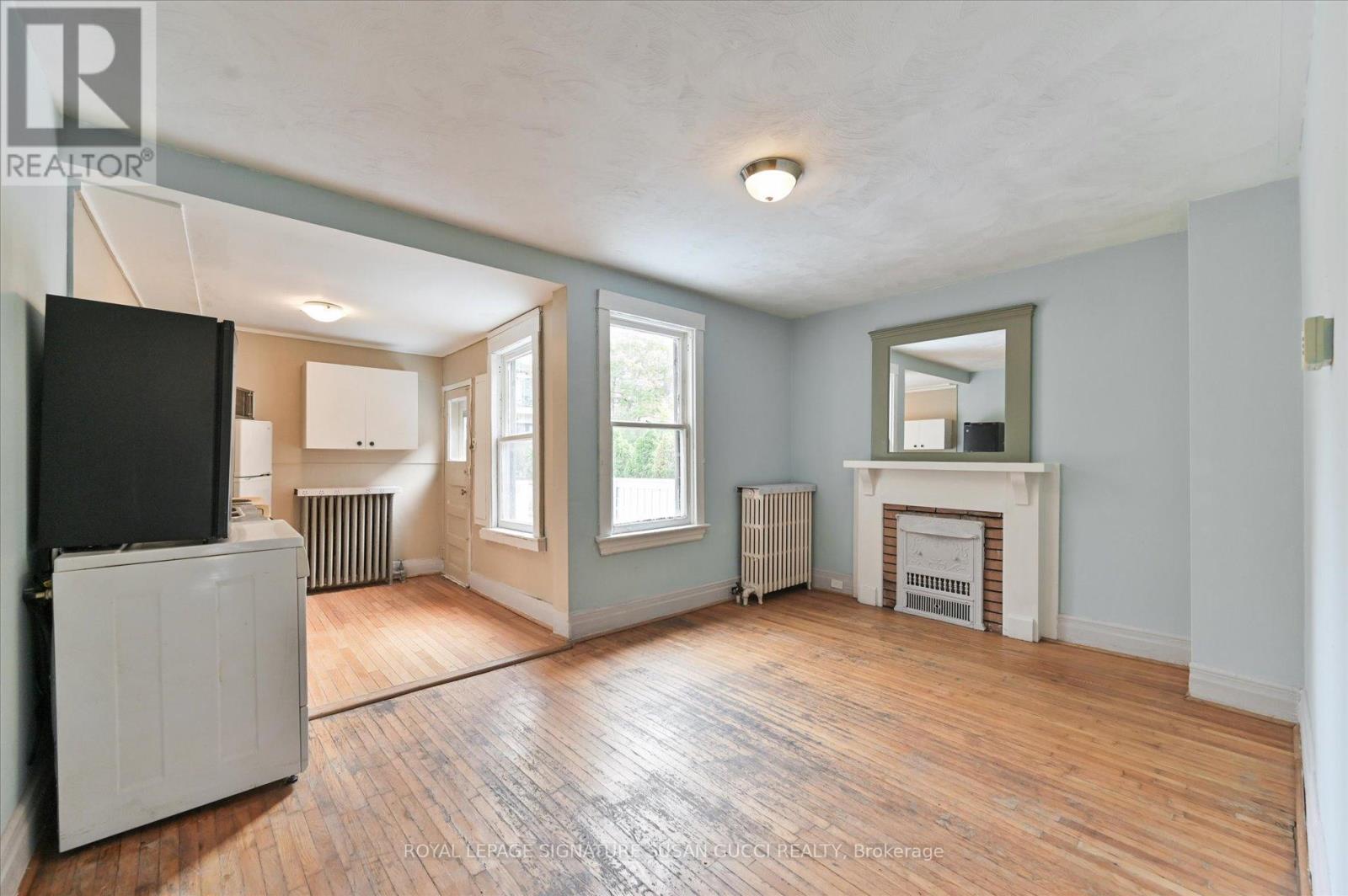 9 Everett Crescent, Toronto, Ontario  M4C 4P3 - Photo 8 - E12575582