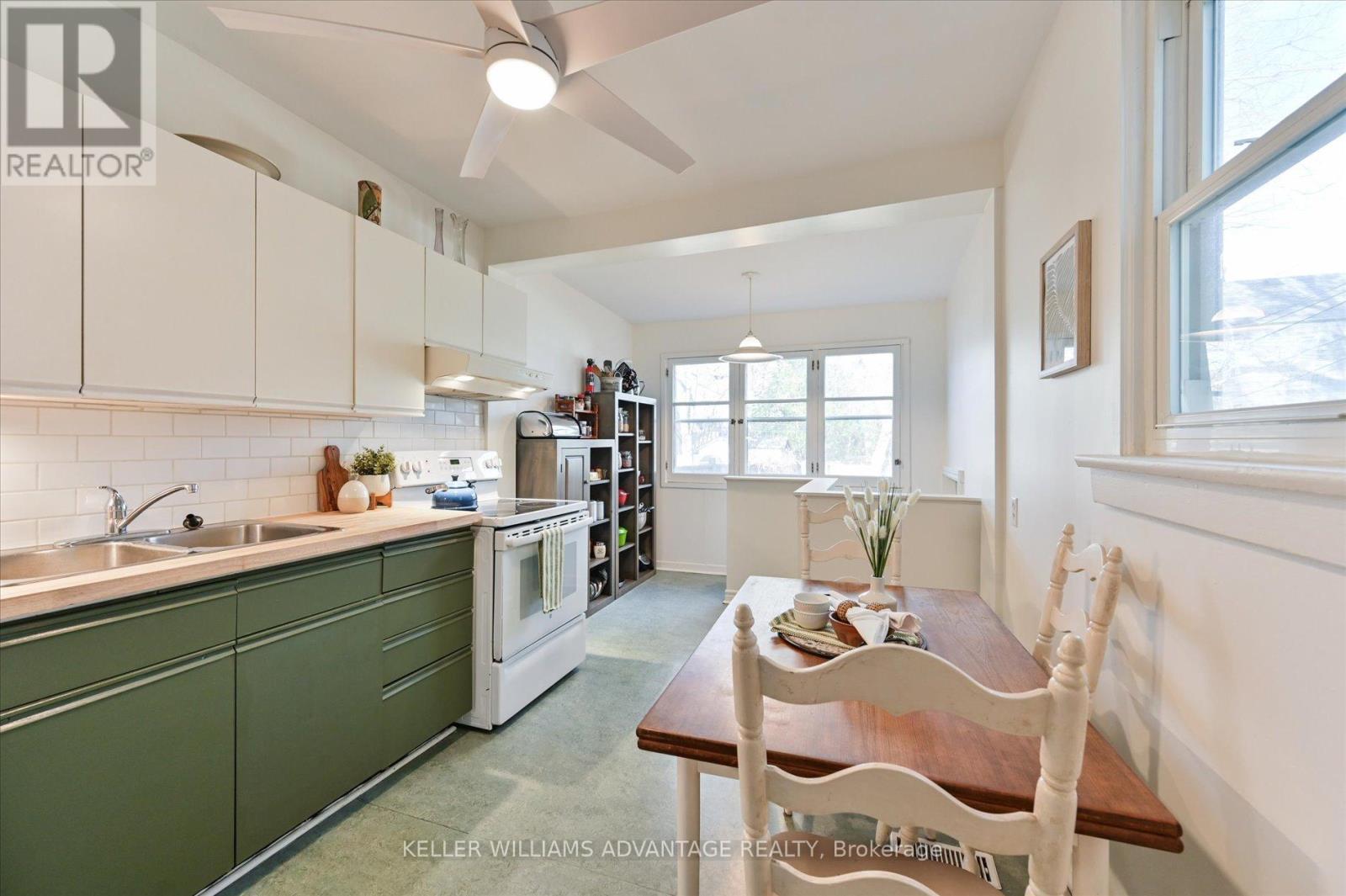 152 Oakcrest Avenue, Toronto, Ontario  M4C 1C1 - Photo 4 - E12575632