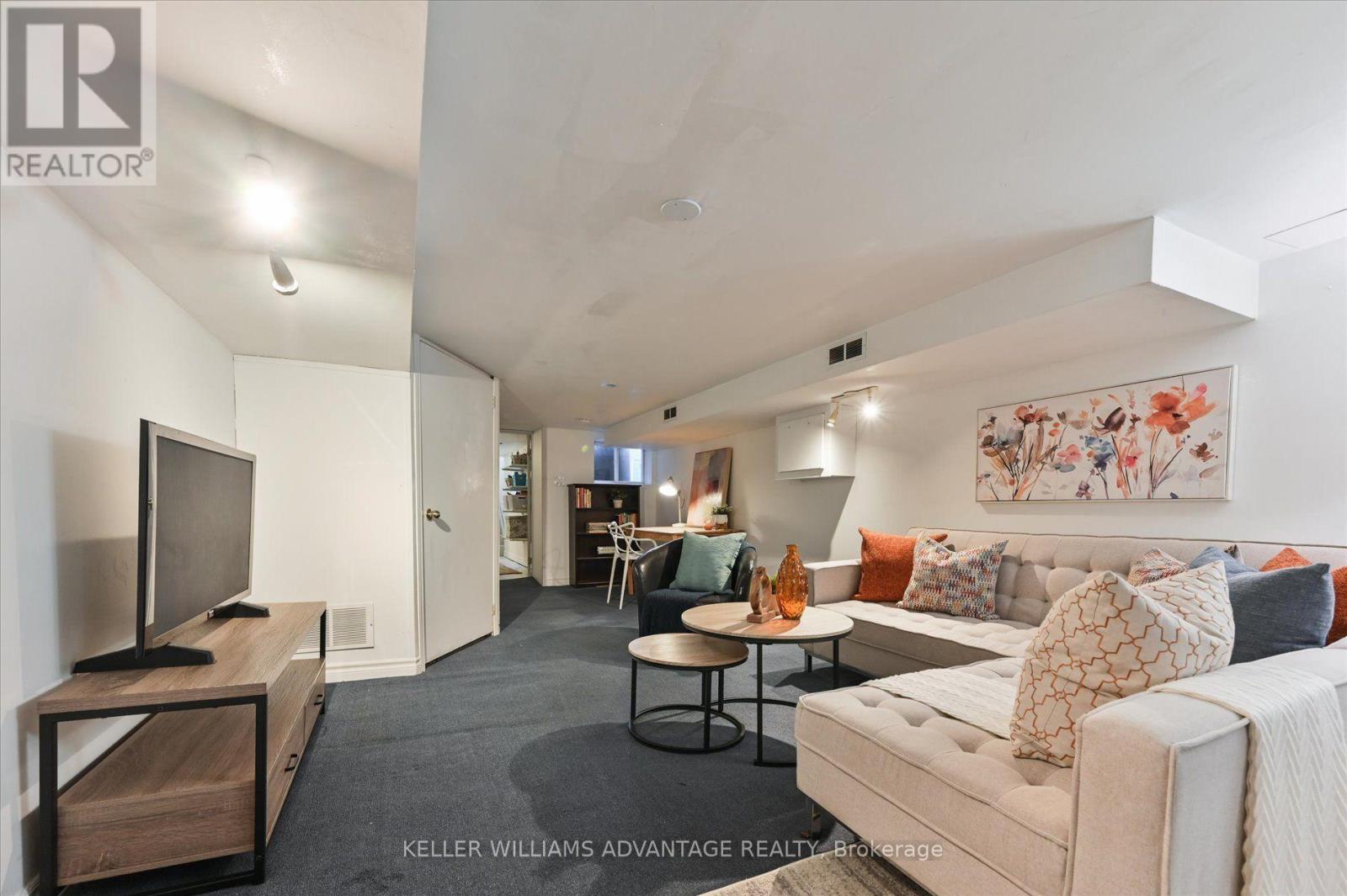 152 Oakcrest Avenue, Toronto, Ontario  M4C 1C1 - Photo 9 - E12575632