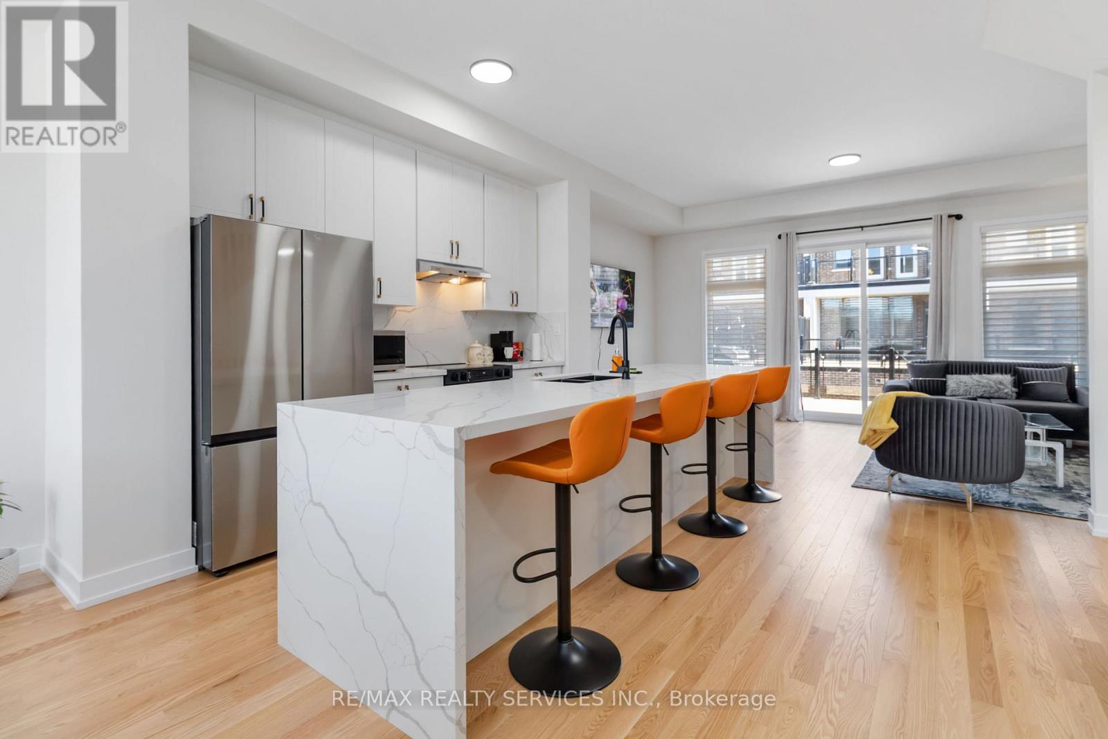 3051 Meadowridge Drive, Oakville, Ontario  L6H 7Z4 - Photo 6 - W12570914