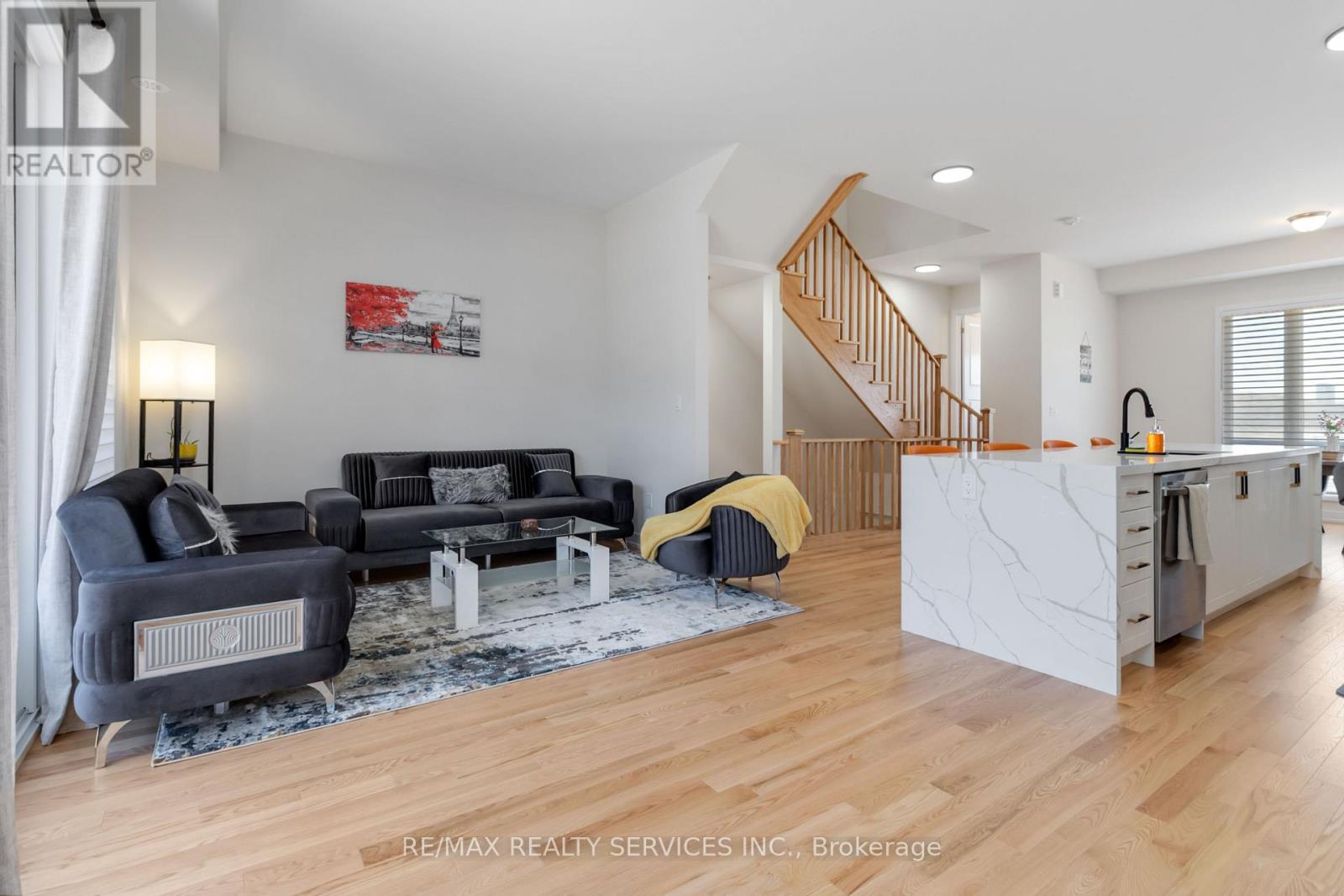 3051 Meadowridge Drive, Oakville, Ontario  L6H 7Z4 - Photo 3 - W12570914