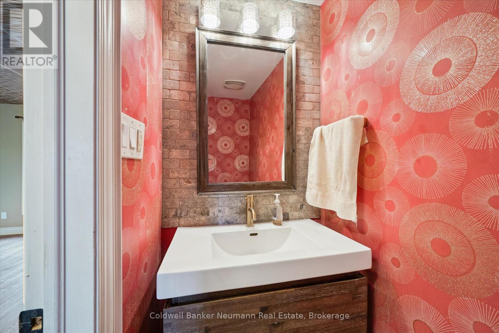 51 Dovercliffe Road, Guelph, Ontario  N1G 3A5 - Photo 12 - X12486471