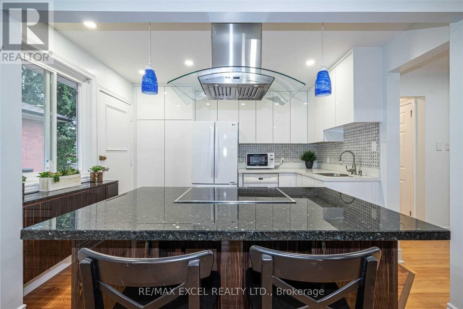 Main - 412 Balkan Road, Richmond Hill, Ontario  L4C 2P3 - Photo 9 - N12575406