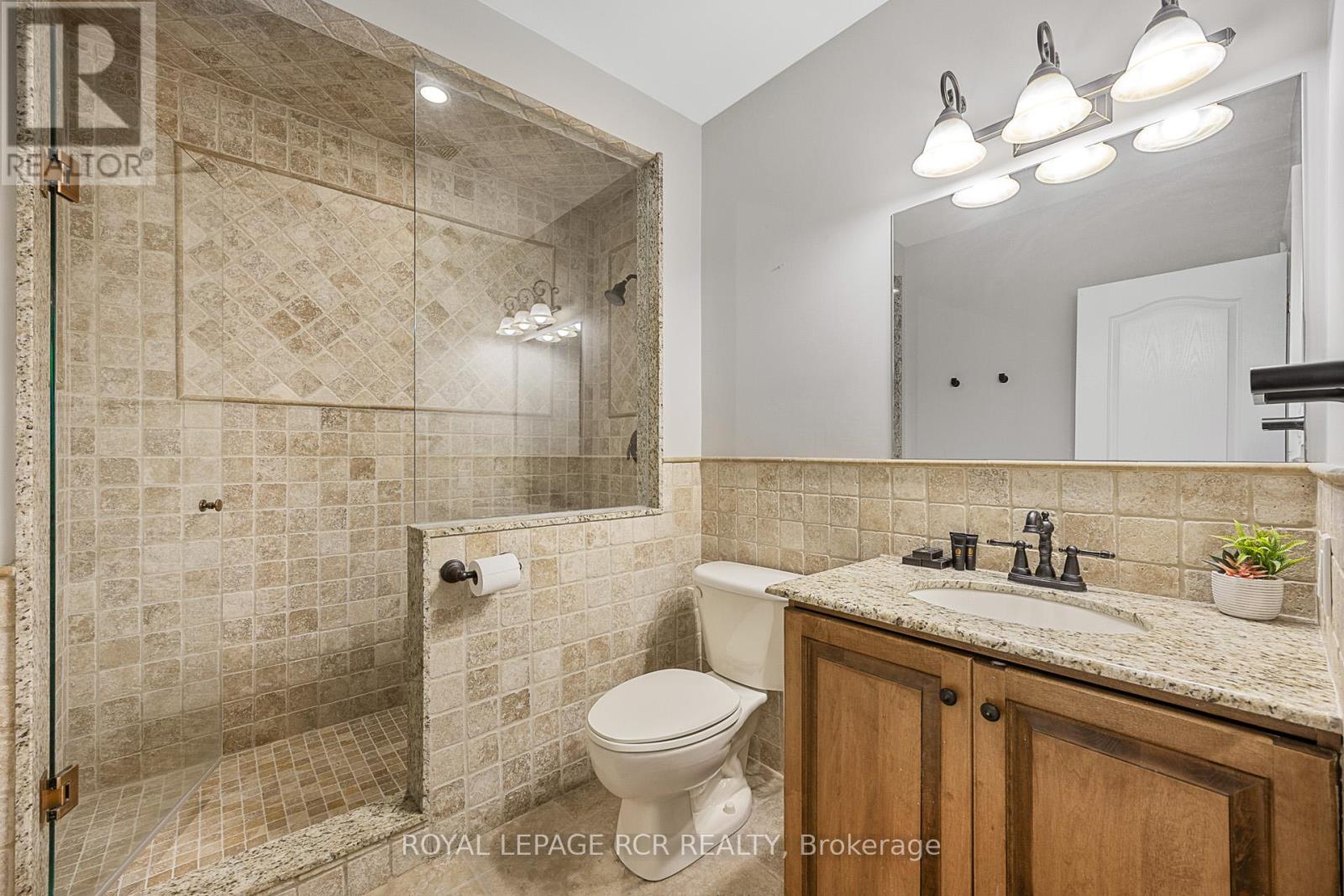 12 Deer Run, Uxbridge, Ontario  L9P 1R4 - Photo 37 - N12575412