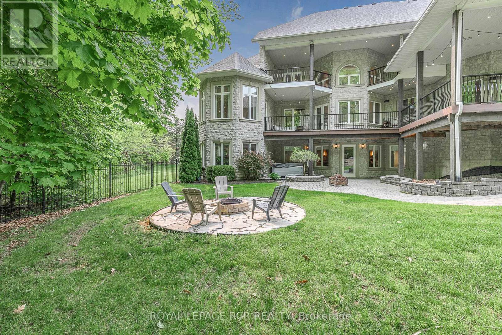 12 Deer Run, Uxbridge, Ontario  L9P 1R4 - Photo 39 - N12575412