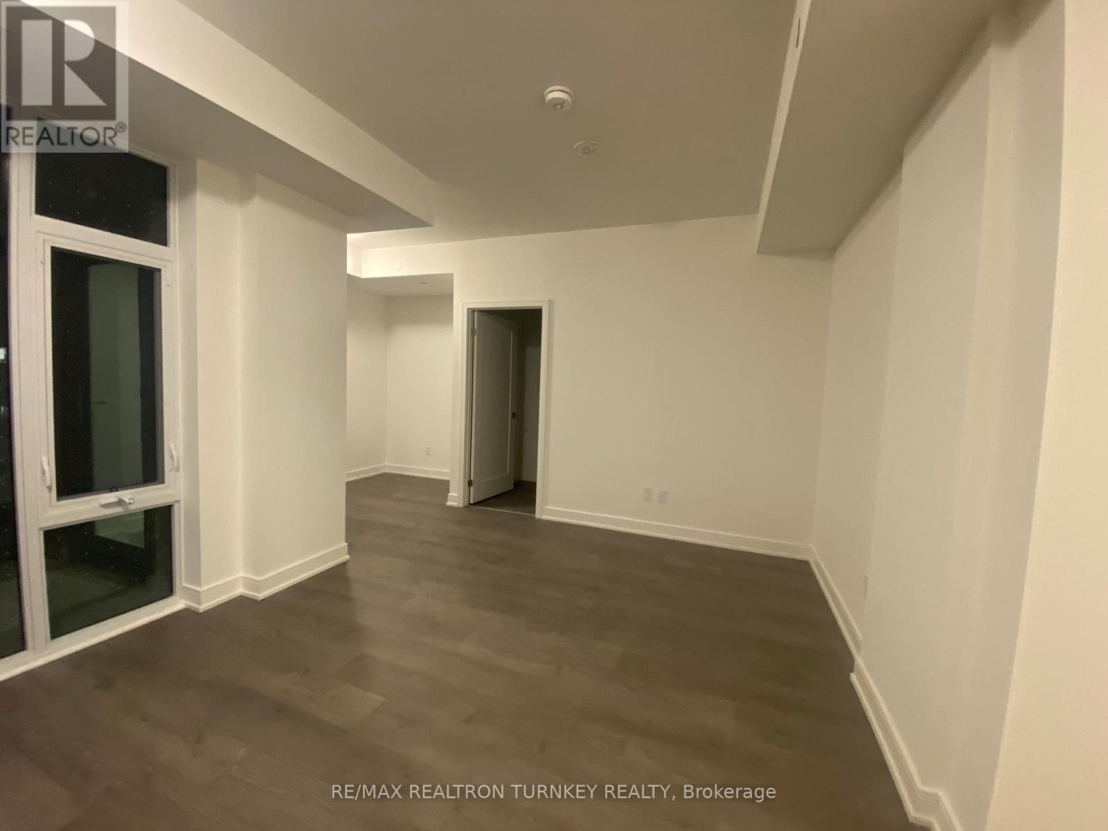 202 - 705 Davis Drive, Newmarket, Ontario  L3Y 0J1 - Photo 9 - N12575414