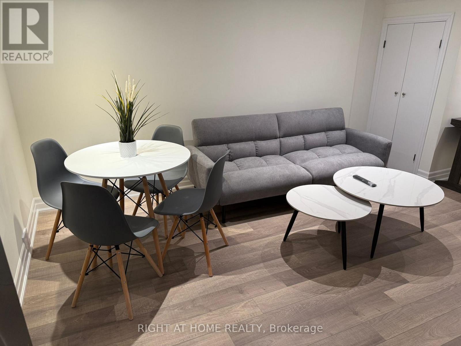 8 Church Street, Vaughan, Ontario  L6A 5A8 - Photo 6 - N12575416