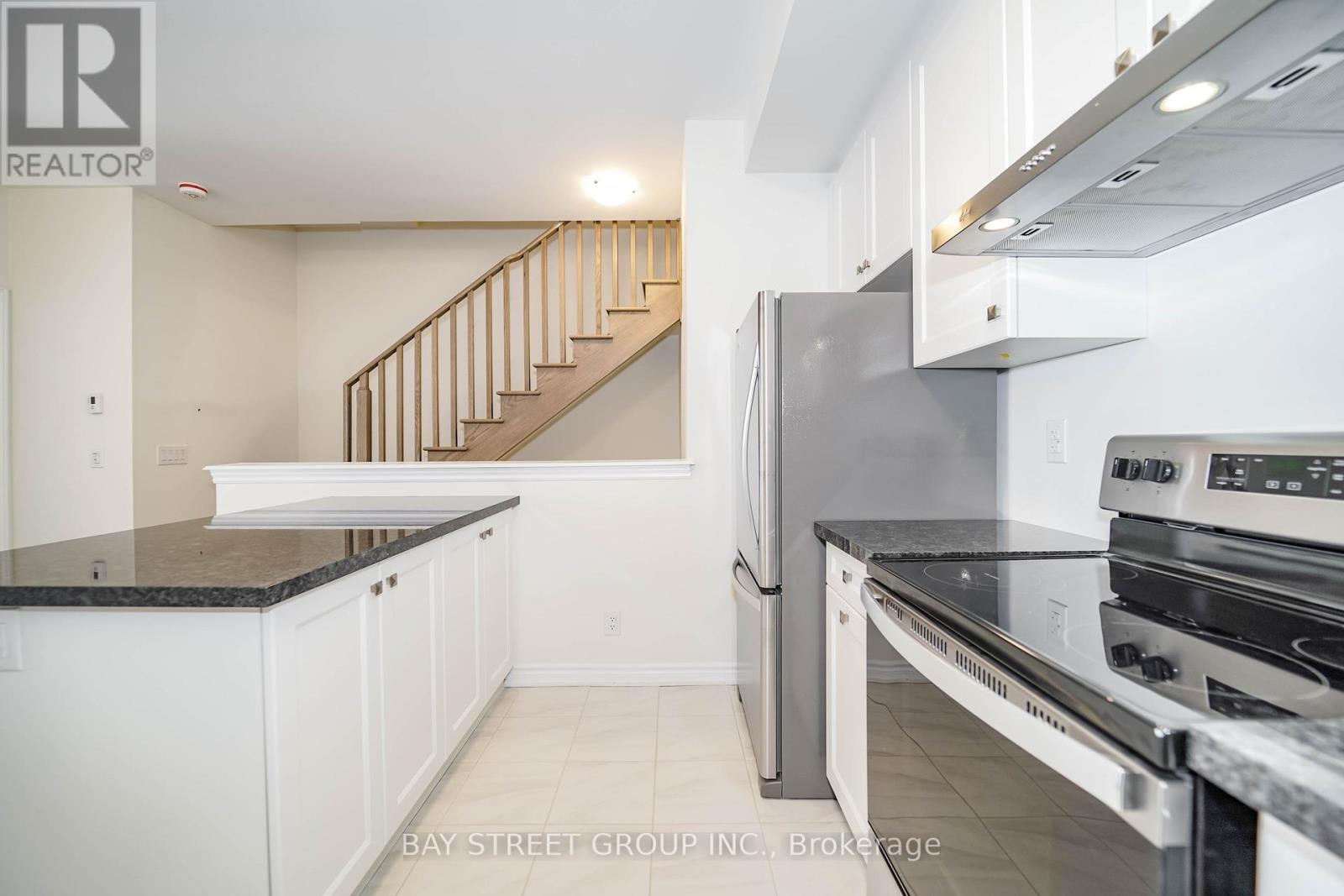 14 Gothenburg Lane, Markham, Ontario  L6C 3L7 - Photo 12 - N12575442