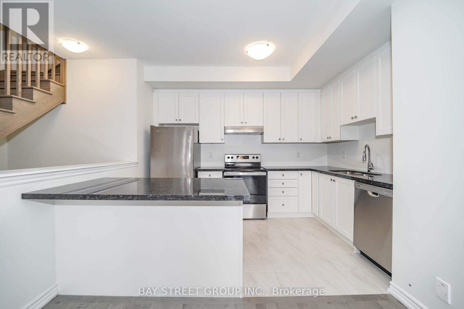 14 Gothenburg Lane, Markham, Ontario  L6C 3L7 - Photo 13 - N12575442