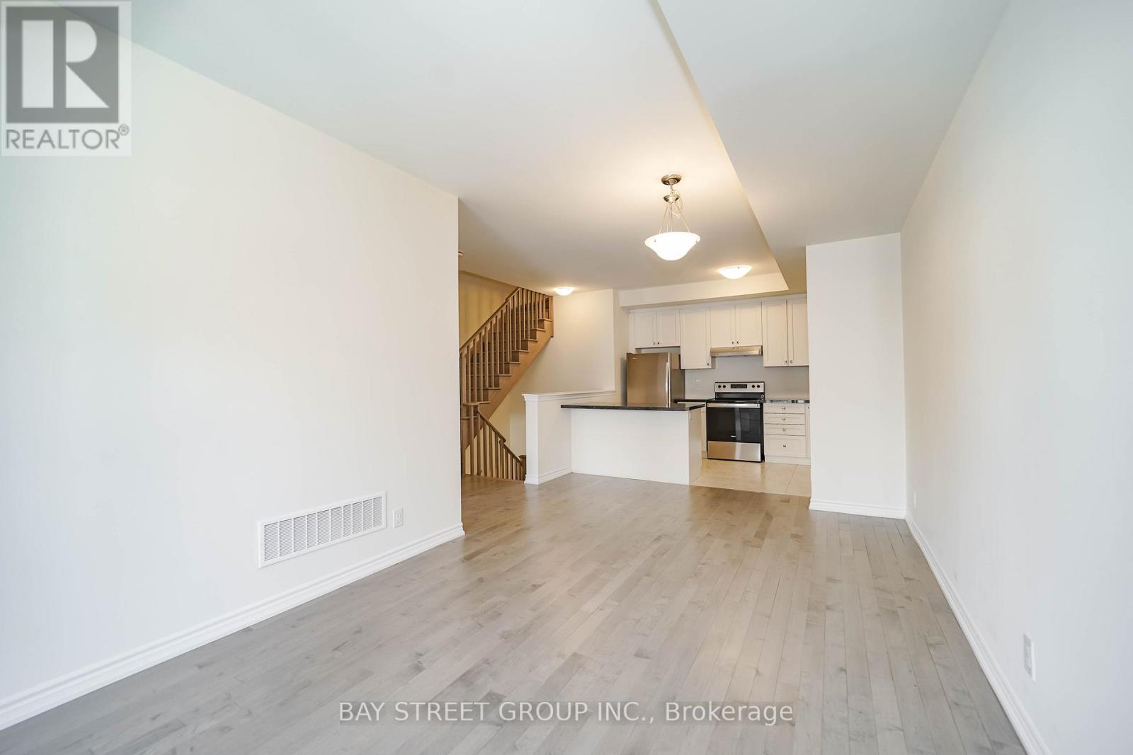 14 Gothenburg Lane, Markham, Ontario  L6C 3L7 - Photo 17 - N12575442