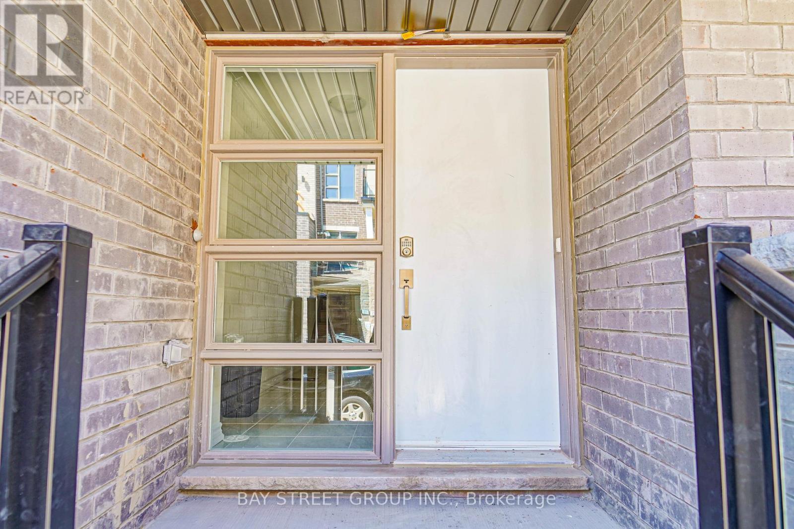 14 Gothenburg Lane, Markham, Ontario  L6C 3L7 - Photo 4 - N12575442